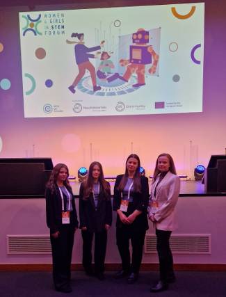 Uczennice  z Jagiełły  na Women and Girls in STEM Forum 2023