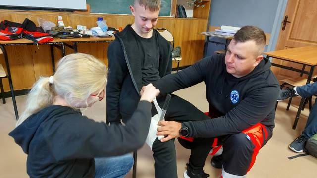 Zajęcia edukacyjne z ratownikiem medycznym