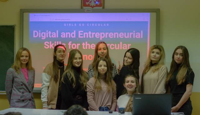 Dziewczęta z "Jagiełły" w "Girls Go Circular"