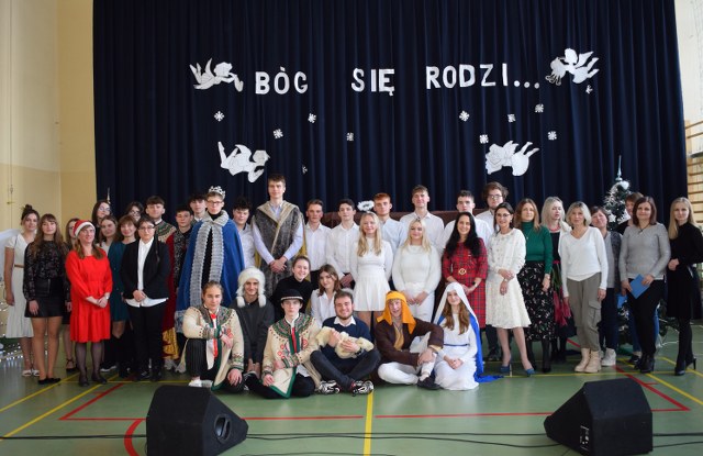 „Bóg się rodzi…” – Jasełka w naszej szkole