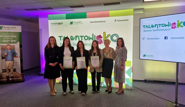 Finalistki Ogólnopolskiego Konkursu „Inkubator szkolnych biznesów”